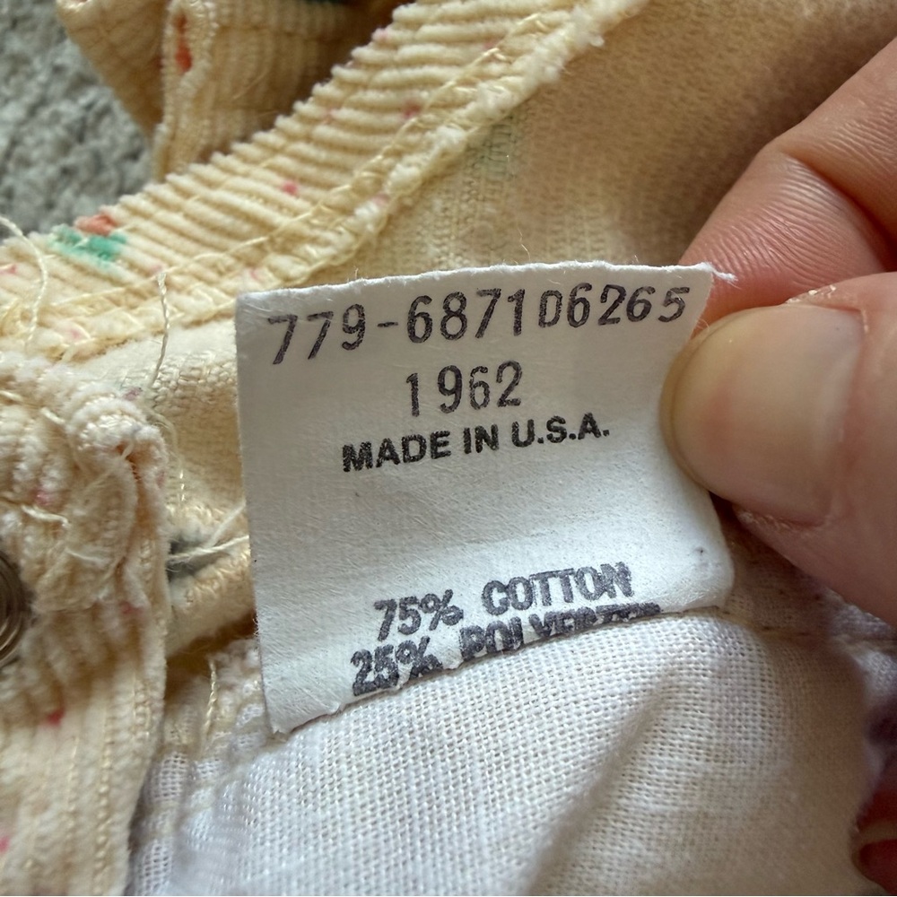 Vintage OshKosh B'Gosh 2T Bunny Peter Rabbit Corduroy Overalls USA‎ Made - Picture 6 of 7